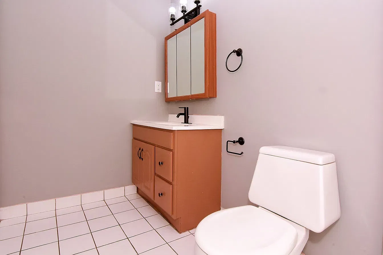 2 bed, 813 sqft, $2,500 — Photo 3