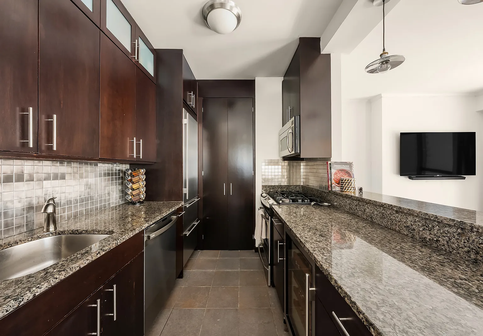 200 East 69th Street — Photo 3