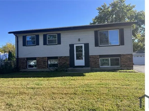 178 Valley Dr, Bolingbrook, IL 60440
