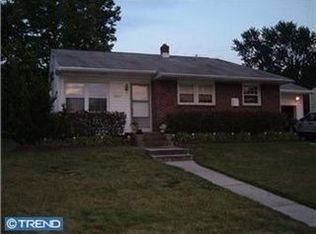 16 Laguna Dr, Magnolia, NJ 08049
