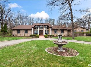 2421 E Lake Shore Dr, Springfield, IL