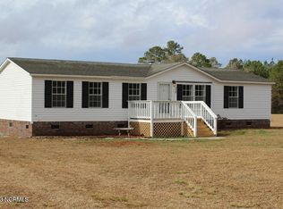 112 Cooper Rd, Richlands, NC 28574