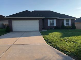 889 W Paddington Dr, Nixa, MO 65714