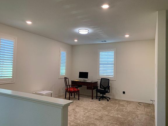 5th image of 4826 Wilson Ave