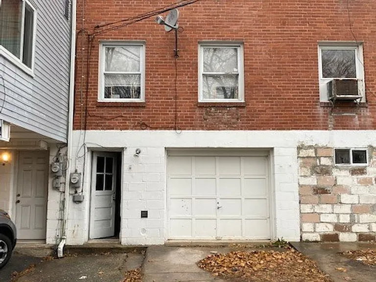 2335 Kensington St — Photo 16