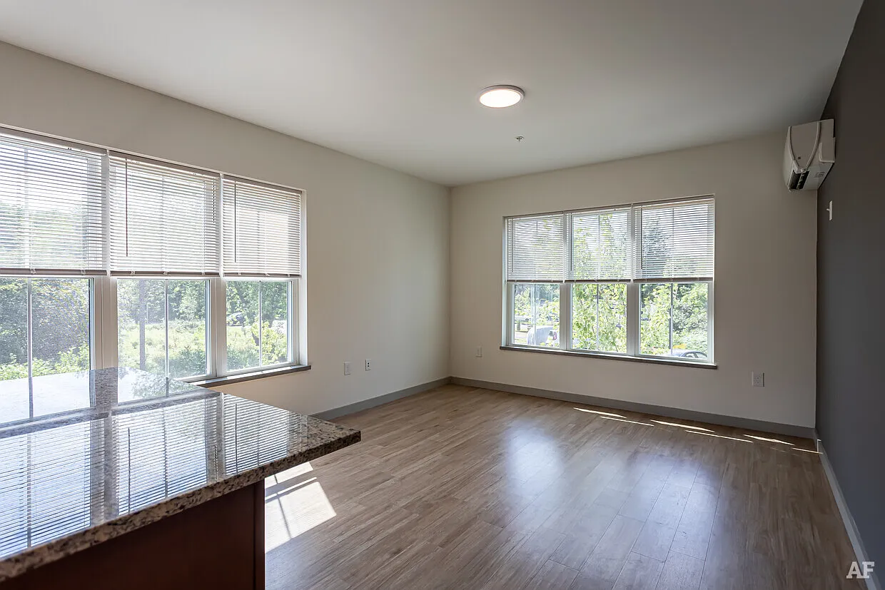 70 University Drive — Photo 4