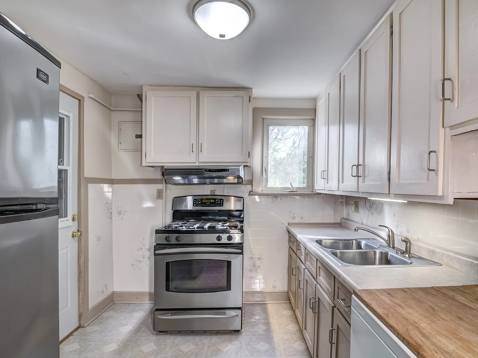 2 bed, 960 sqft, $1,250 — Photo 2
