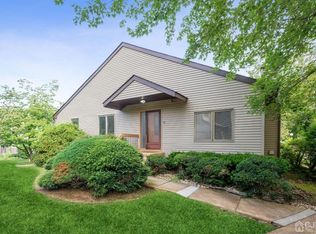 8 Belaire Ct, Old Bridge, NJ 08857