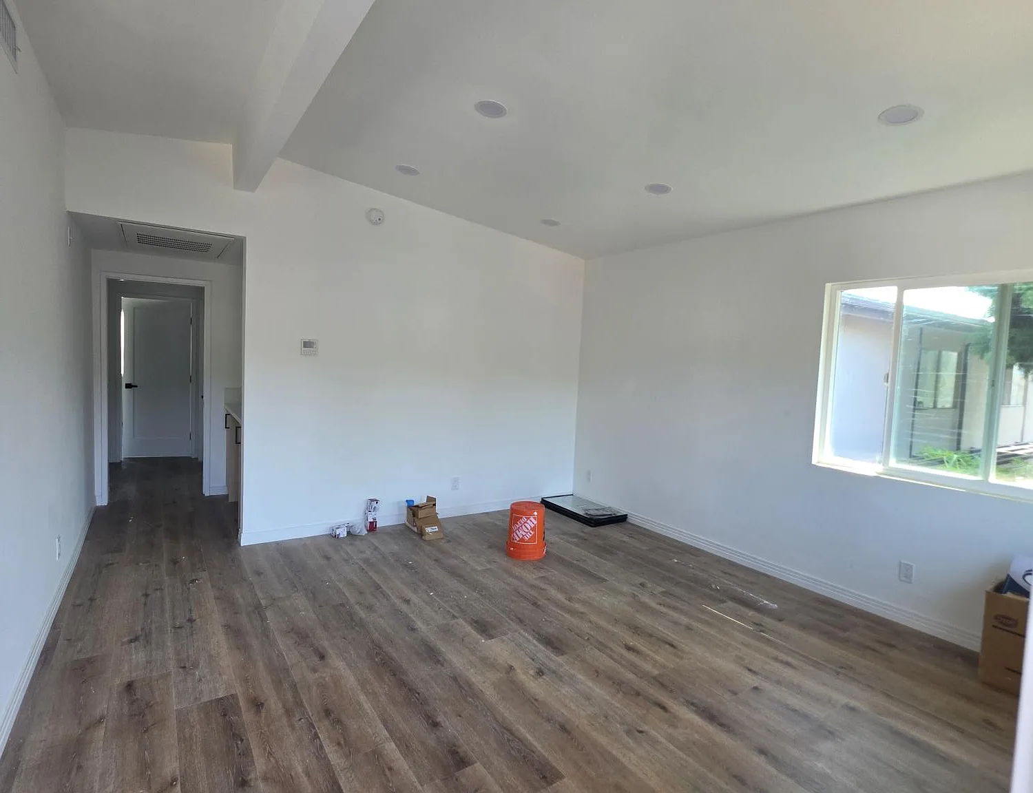 2 bed, 900 sqft, $2,800 — Photo 3