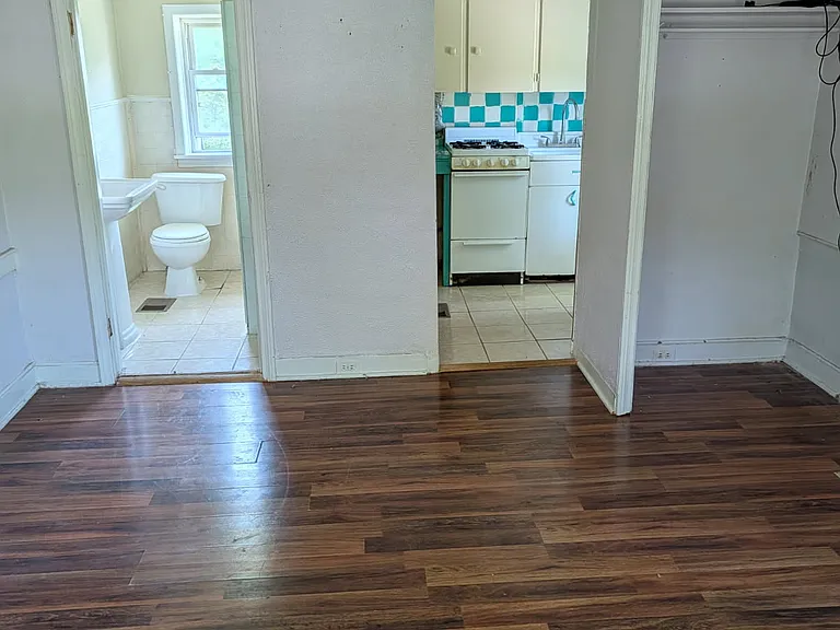 4613 E Henrietta Rd #4 — Photo 2