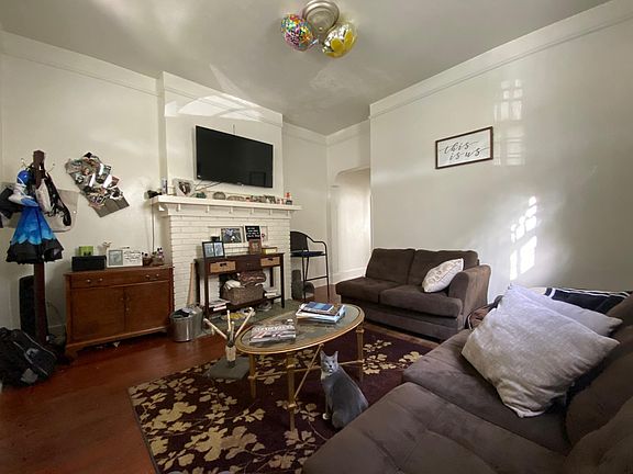 2nd image of 1822 Broadway St