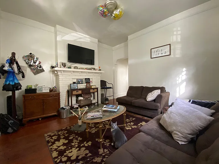 1822 Broadway St — Photo 2
