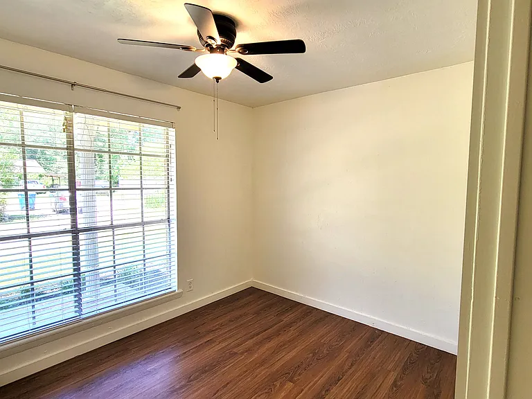 2100 Hill Top Ct #1 — Photo 24