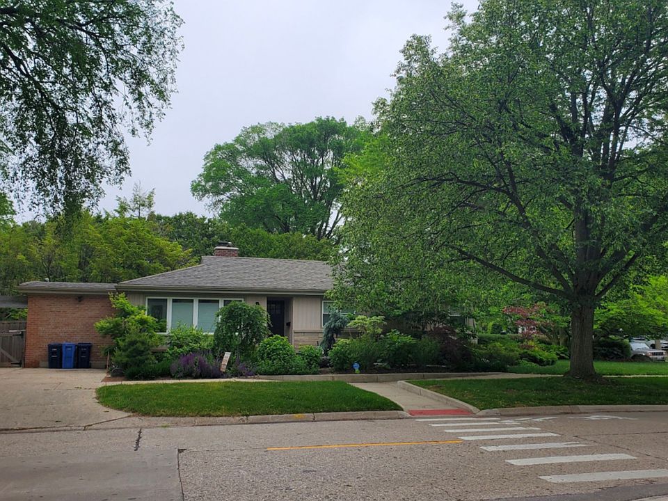 1st image of 1121 Princeton Ave