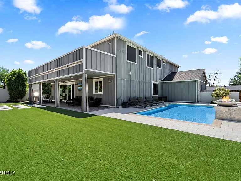 3810 E Devonshire Ave — Photo 30