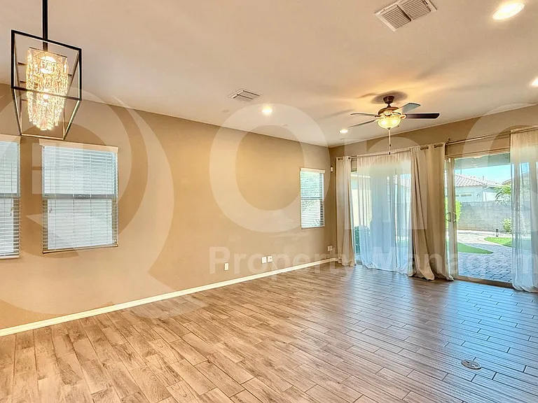 4527 E Skousen St — Photo 4