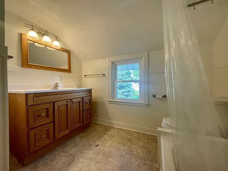 Full Bathroom off of upstairs hallway