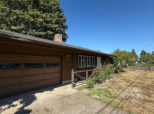 1850 Labona Dr, Eugene, OR 97404
