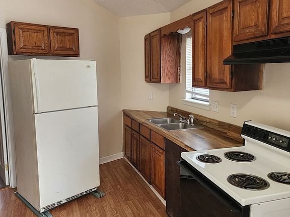 2nd image of 803 S Redmond Rd Unit 12