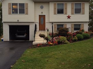 141 Arbor Bluff Dr, Pleasant Gap, PA 16823