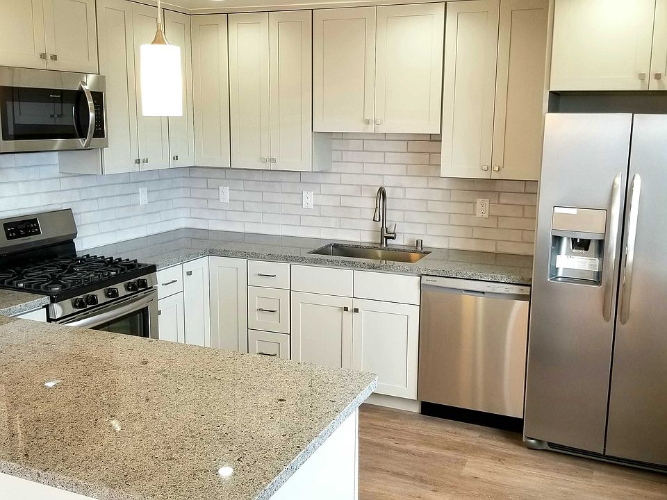 1st image of 449 Bella Vista Way