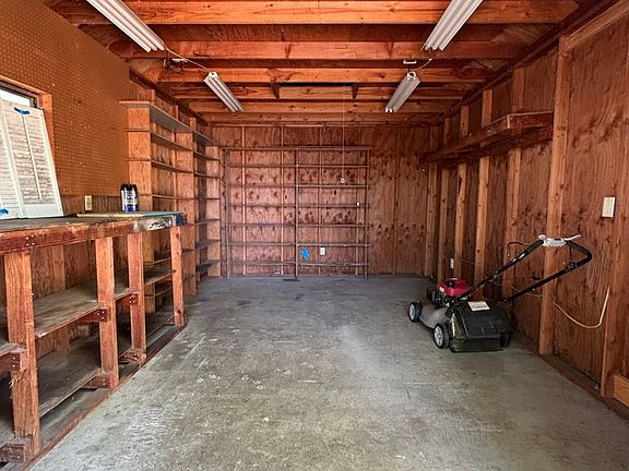 5th image of 34715 Riverside Dr