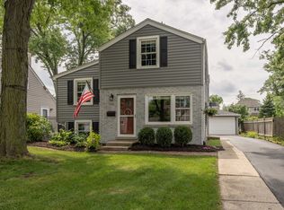 141 W Park Dr, Lombard, IL 60148