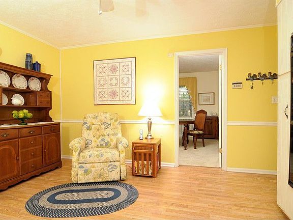 5th image of 3845 Dora Dr SE
