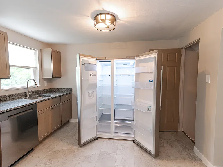 811 Eathan Ave — Photo 20