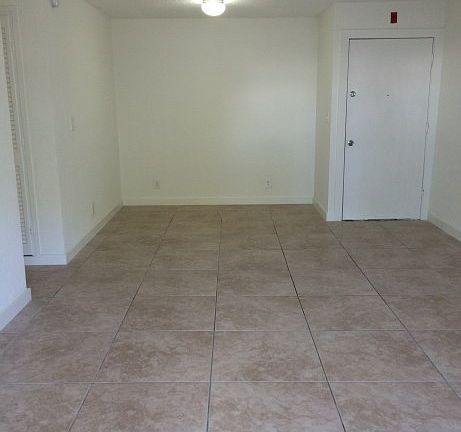 2nd image of 300 SE 11th Ave APT 311