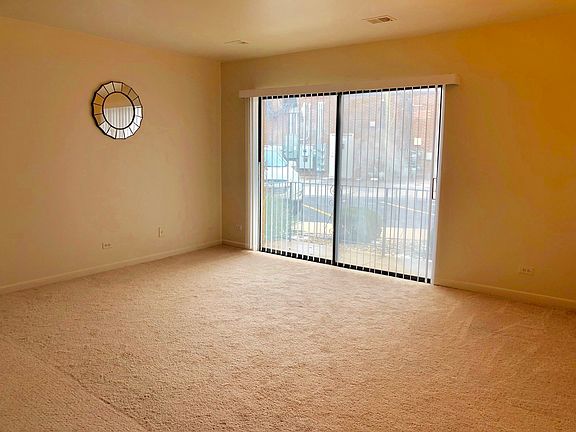 3rd image of 4817 W 109th St APT 103