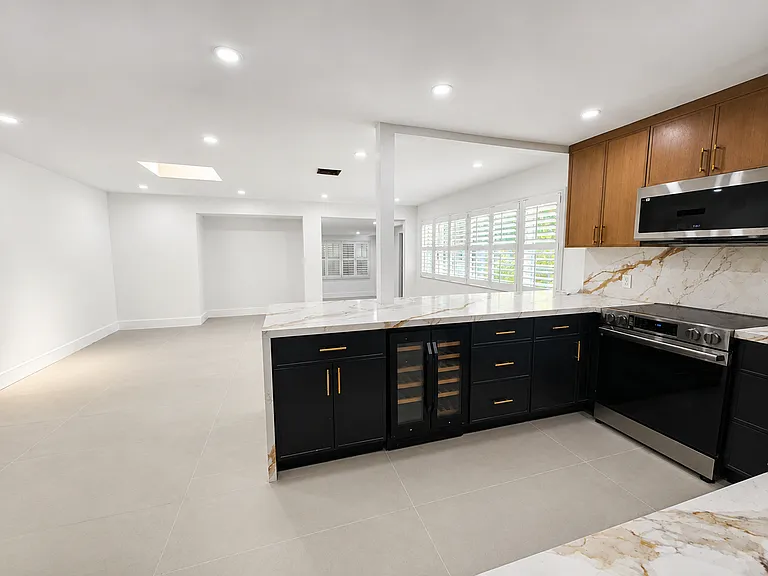 5148 SW 28th Ter — Photo 5