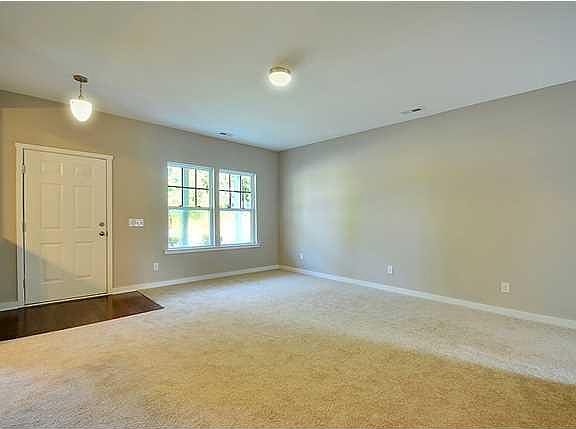 4th image of 4940 Ballantine Dr #11