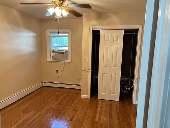3rd image of 432 Gordon Ave
