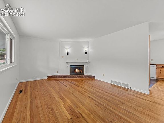 2nd image of 1039 Valley Rd