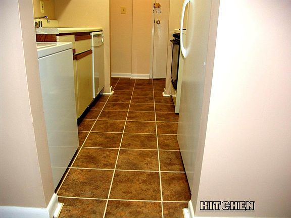 3rd image of 1543 Colonial Dr APT 103