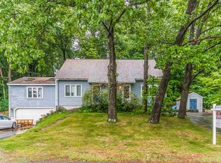 51 Dale Rd, Hooksett, NH 03106