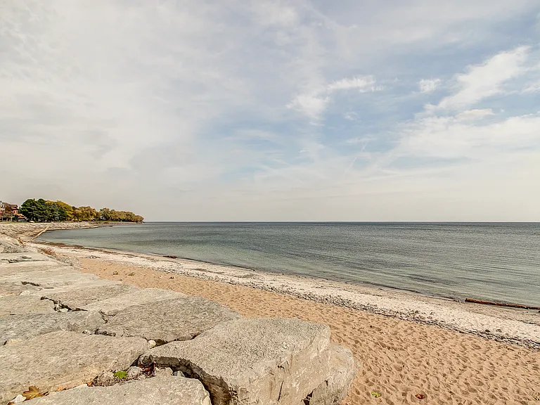 2220 Marine Dr — Photo 39
