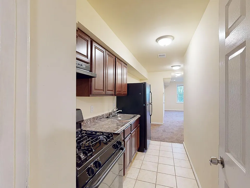 2808 Gainesville St SE #4