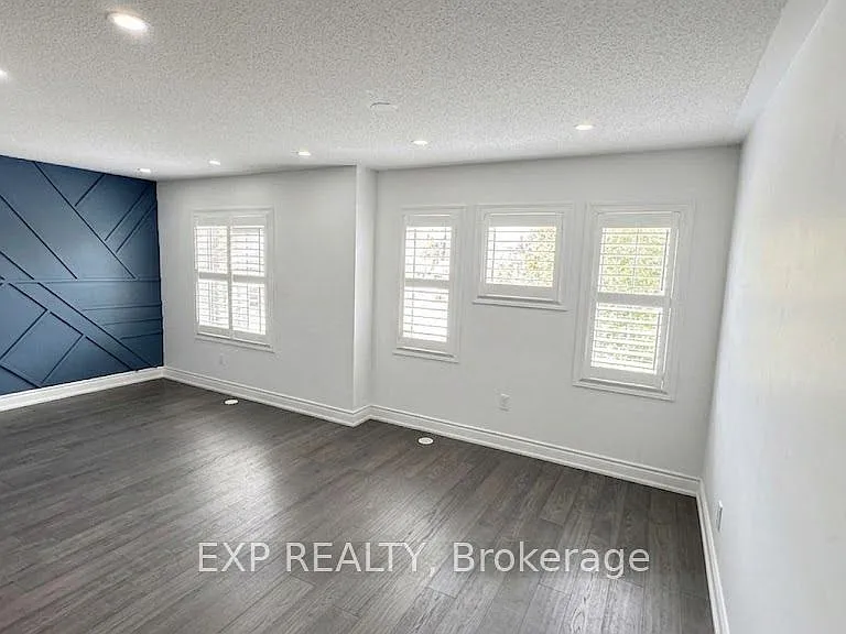 215 Remembrance Rd — Photo 4