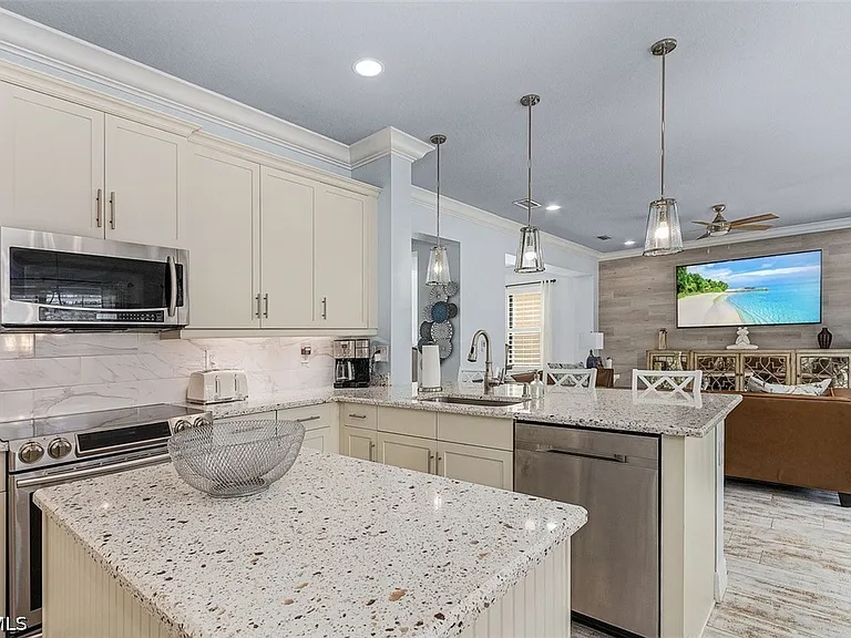 13528 Mandarin Cir — Photo 24