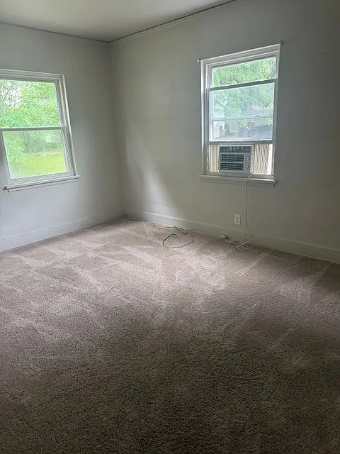 2 bed, 1.0 bath, 775 sqft, $900 — Photo 4