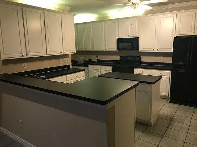 327 Regal Drive — Photo 4