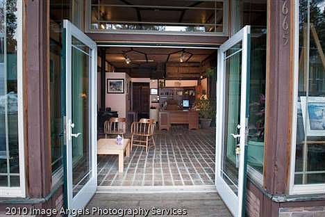 3rd image of 3665 Tamarack Ave