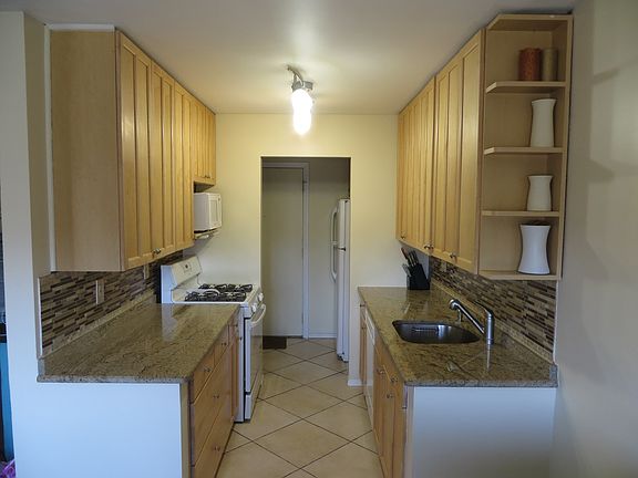 3rd image of 330 Central Park Ave APT F18