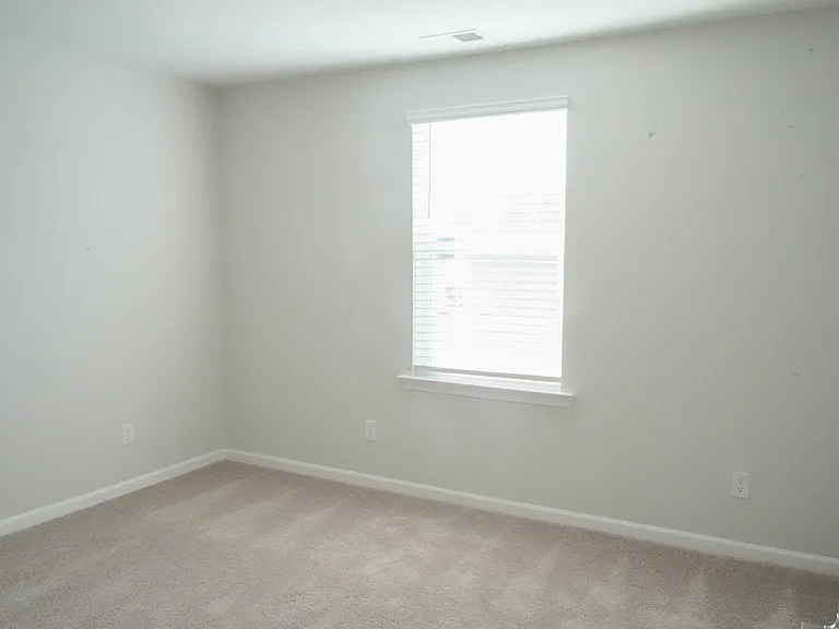 142 Brookline Dr — Photo 29