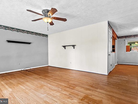 4th image of 708 Beretta Way