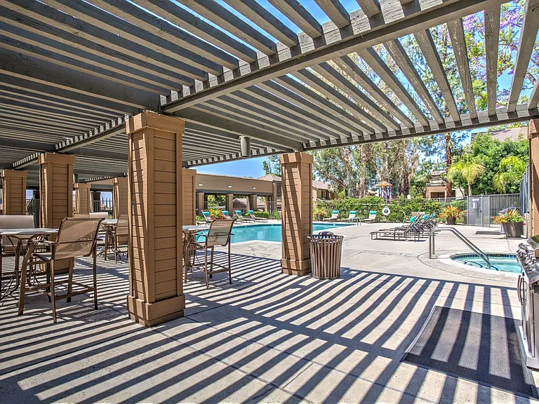 Waterstone Alta Loma Apartments — Photo 32