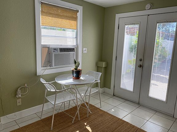 4th image of 119 21st Ave S