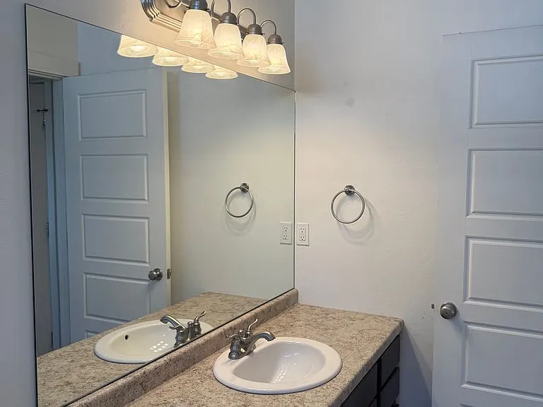 353 N Ferguson Ave — Photo 12